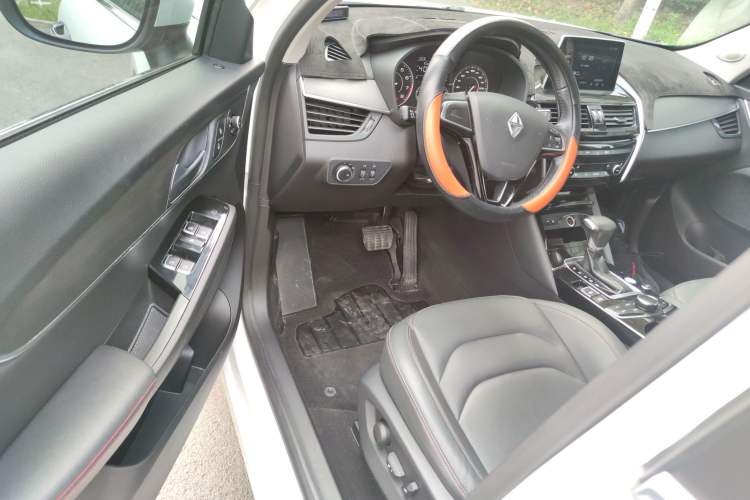 Used BORGWARD BX5 2017 20TGDI Automatic Two-Wheel Drive Pioneer Edition Driver Seat