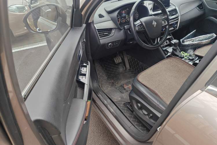 Used BORGWARD BX5 2017 20TGDI Automatic Two-Wheel Drive Entry-Level Edition Driver Seat