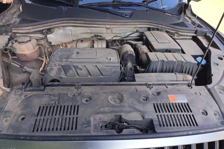 Used BORGWARD BX5 2017 20TGDI Automatic Two-Wheel Drive Pioneer Edition Engine Bay