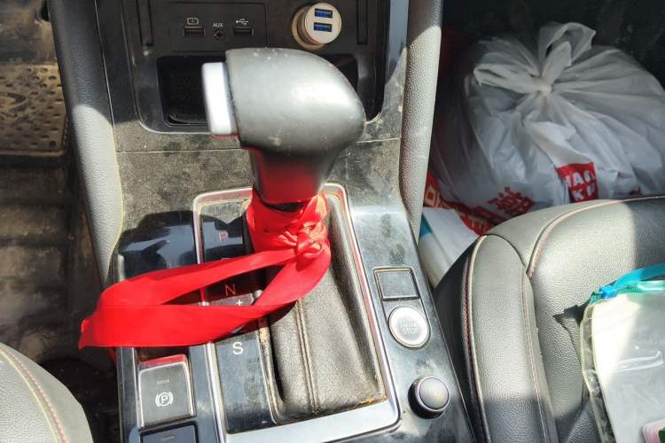 Used BORGWARD BX5 2017 20TGDI Automatic Two-Wheel Drive Pioneer Edition Gear Lever