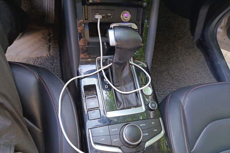 Used BORGWARD BX5 2017 20TGDI Automatic Two-Wheel Drive Pioneer Edition Gear Lever