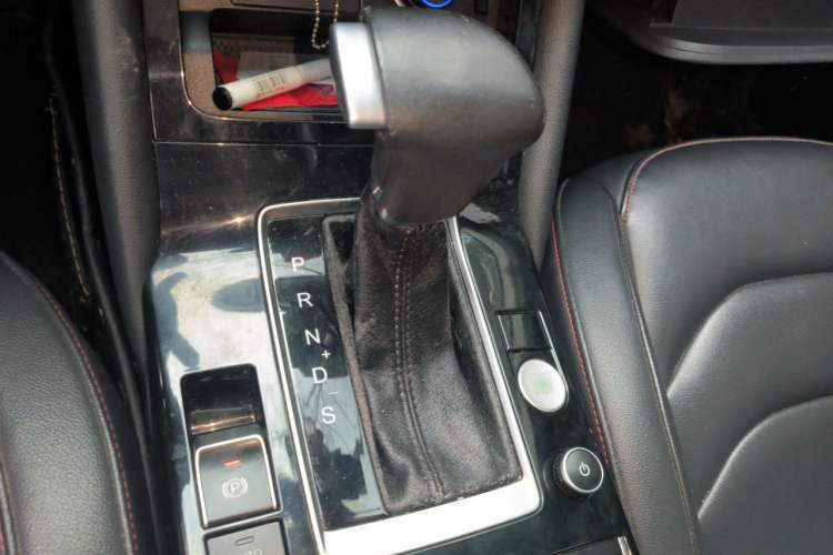 Used BORGWARD BX5 2017 20TGDI Automatic Two-Wheel Drive Pioneer Edition Gear Lever