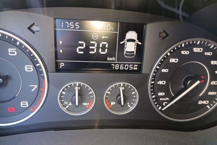 Used BORGWARD BX5 2017 20TGDI Automatic Two-Wheel Drive Pioneer Edition Odometer Close Up