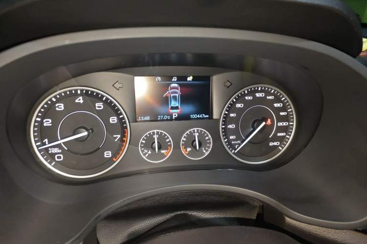 Used BORGWARD BX5 2017 20TGDI Automatic Two-Wheel Drive Leading Edition Odometer Close Up