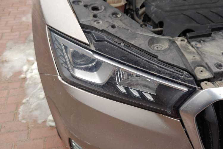 Used BORGWARD BX5 2017 20TGDI Automatic Two-Wheel Drive New Edition Right Front Headlight