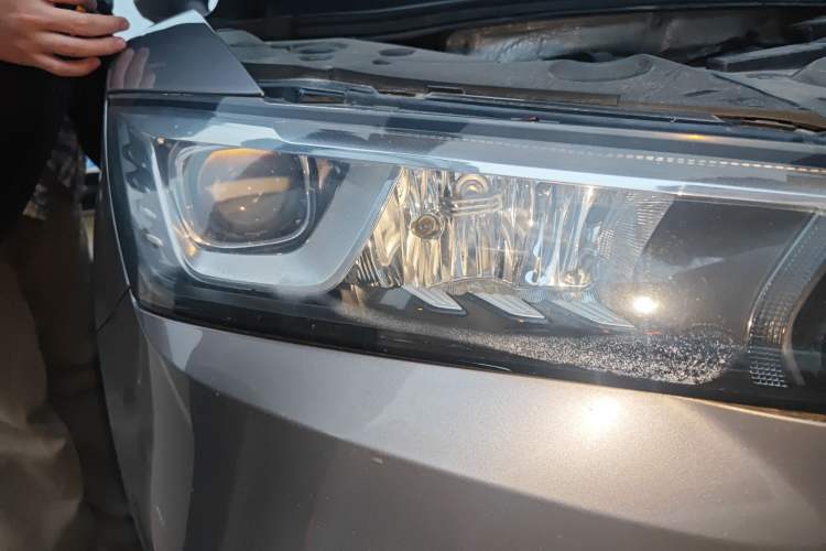 Used BORGWARD BX5 2017 25TGDI Automatic Two-Wheel Drive Sharp Model Right Front Headlight
