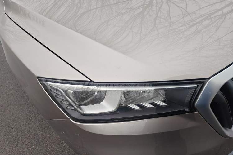 Used BORGWARD BX5 2017 20TGDI Automatic Two-Wheel Drive Entry-Level Edition Right Front Headlight
