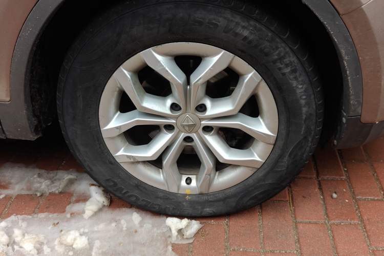 Used BORGWARD BX5 2017 20TGDI Automatic Two-Wheel Drive New Edition Right Front Wheel Hub