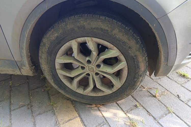 Used BORGWARD BX5 2017 20TGDI Automatic Two-Wheel Drive Pioneer Edition Right Front Wheel Hub
