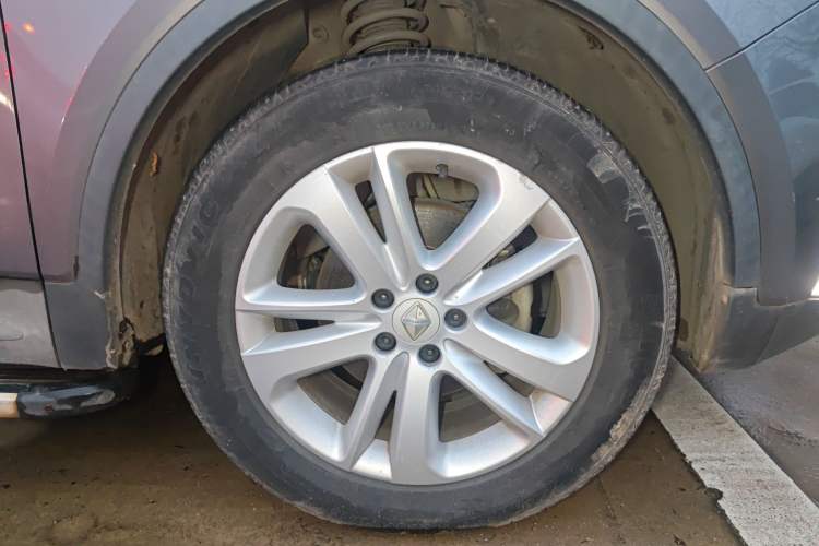 Used BORGWARD BX5 2017 25TGDI Automatic Two-Wheel Drive Sharp Model Right Front Wheel Hub