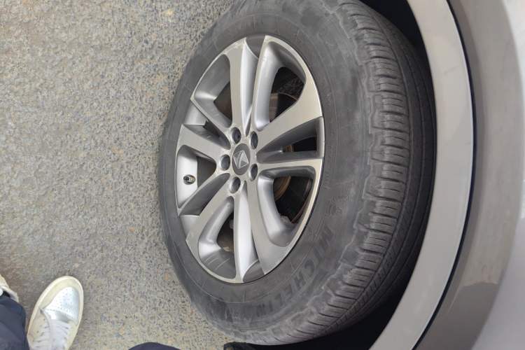 Used BORGWARD BX5 2017 25TGDI Automatic Four-Wheel Drive Smart Enjoyment Model Right Front Wheel Hub