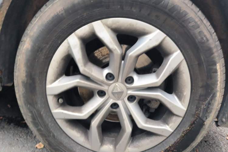 Used BORGWARD BX5 2017 20TGDI Automatic Two-Wheel Drive Pioneer Edition Right Front Wheel Hub