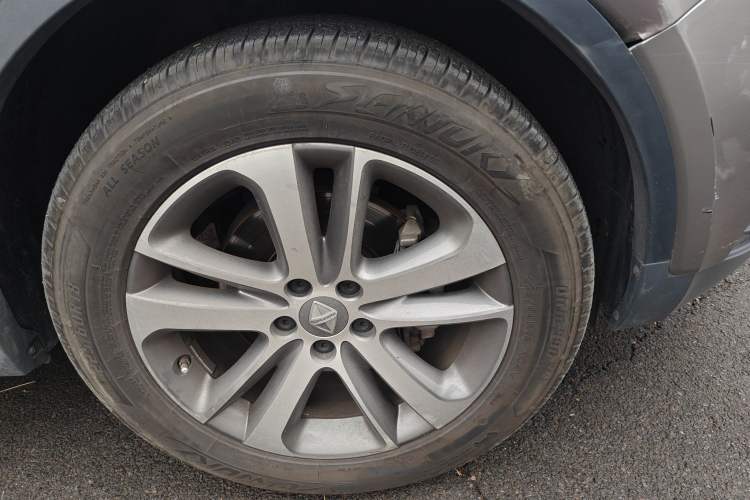 Used BORGWARD BX5 2017 20TGDI Automatic Two-Wheel Drive Entry-Level Edition Right Front Wheel Hub