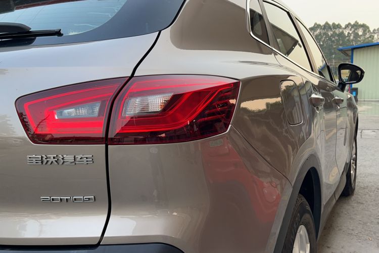 Used BORGWARD BX5 2017 20TGDI Automatic Two-Wheel Drive Pioneer Edition Right Rear Taillight