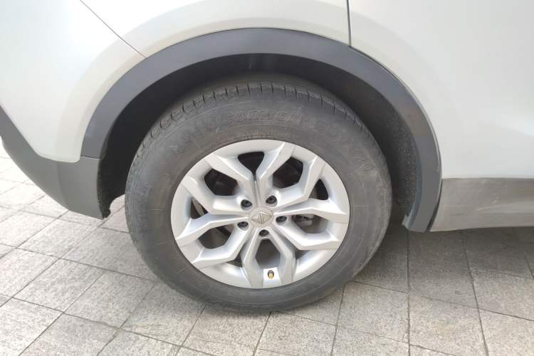 Used BORGWARD BX5 2017 20TGDI Automatic Two-Wheel Drive Pioneer Edition Right Rear Wheel Hub