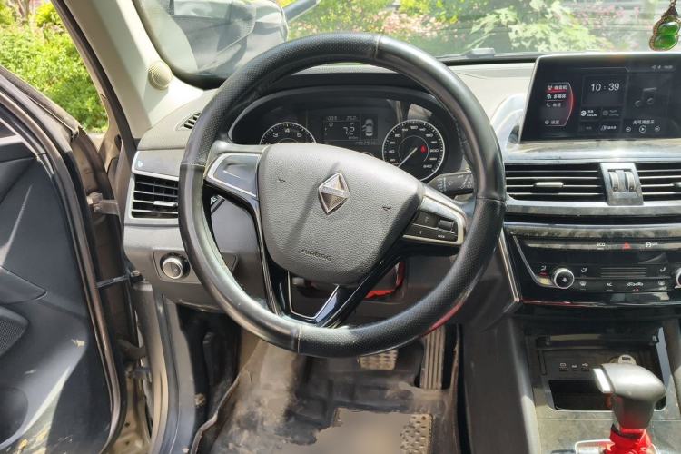 Used BORGWARD BX5 2017 20TGDI Automatic Two-Wheel Drive Pioneer Edition Steering Wheel