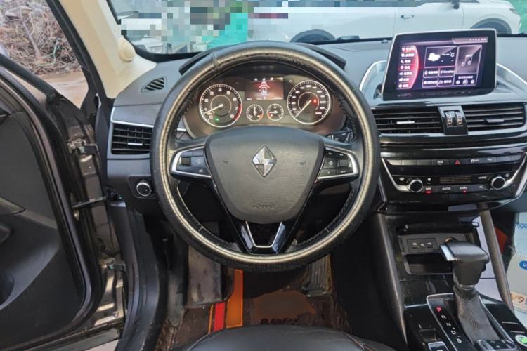 Used BORGWARD BX5 2017 25TGDI Automatic Two-Wheel Drive Sharp Model Steering Wheel