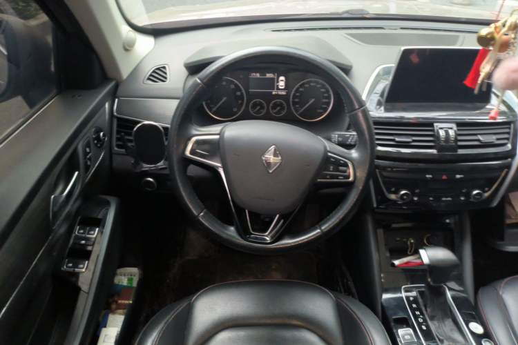 Used BORGWARD BX5 2017 20TGDI Automatic Two-Wheel Drive Pioneer Edition Steering Wheel