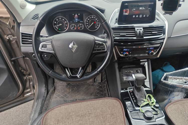 Used BORGWARD BX5 2017 20TGDI Automatic Two-Wheel Drive Entry-Level Edition Steering Wheel