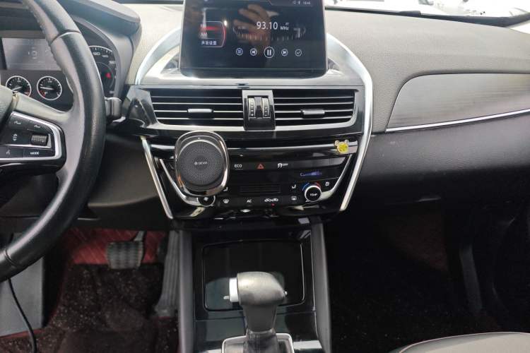 Used BORGWARD BX5 2017 20TGDI Automatic Two-Wheel Drive Pioneer Edition Audio And AC Panel