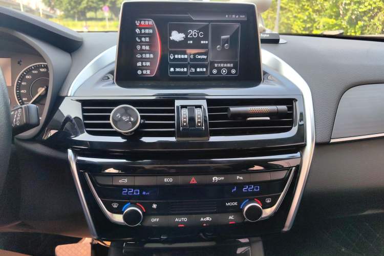 Used BORGWARD BX5 2017 20TGDI Automatic Two-Wheel Drive Leading Edition Audio And AC Panel