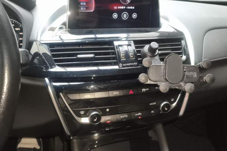 Used BORGWARD BX5 2017 25TGDI Automatic Two-Wheel Drive Smart Enjoyment Model Audio And AC Panel