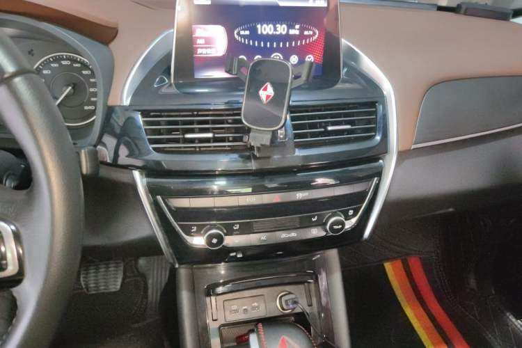Used BORGWARD BX5 2017 20TGDI Automatic Two-Wheel Drive Pioneer Edition Audio And AC Panel