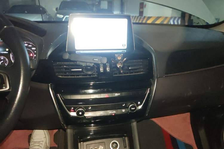 Used BORGWARD BX5 2017 20TGDI Automatic Two-Wheel Drive Entry-Level Edition Audio And AC Panel