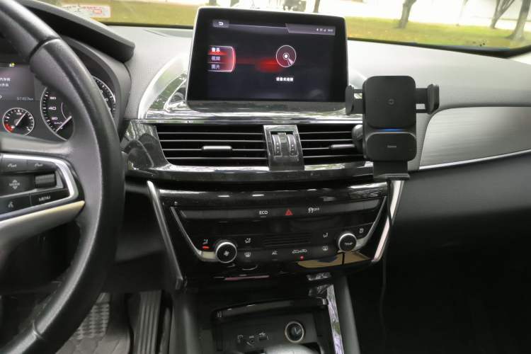 Used BORGWARD BX5 2017 20TGDI Automatic Two-Wheel Drive Entry-Level Edition Audio And AC Panel