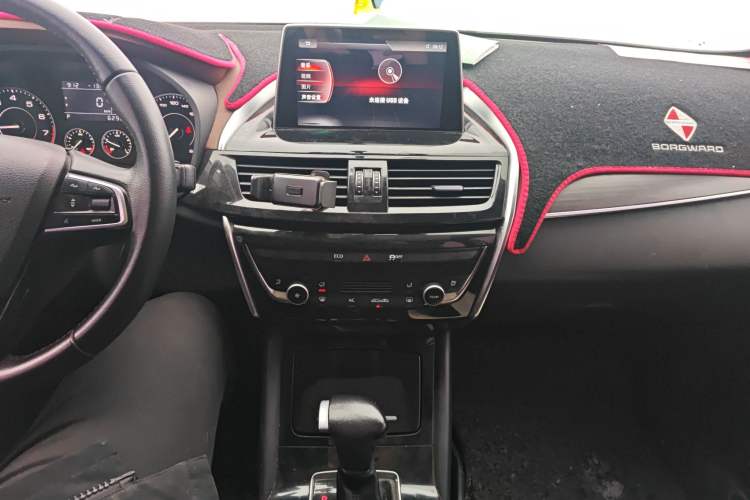 Used BORGWARD BX5 2017 20TGDI Automatic Two-Wheel Drive Pioneer Edition Audio And AC Panel