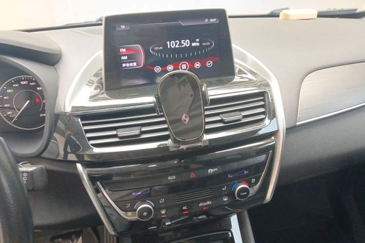 Used BORGWARD BX5 2017 20TGDI Automatic Two-Wheel Drive Pioneer Edition Audio And AC Panel