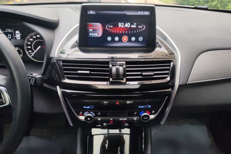 Used BORGWARD BX5 2017 20TGDI Automatic Two-Wheel Drive Pioneer Edition Audio And AC Panel