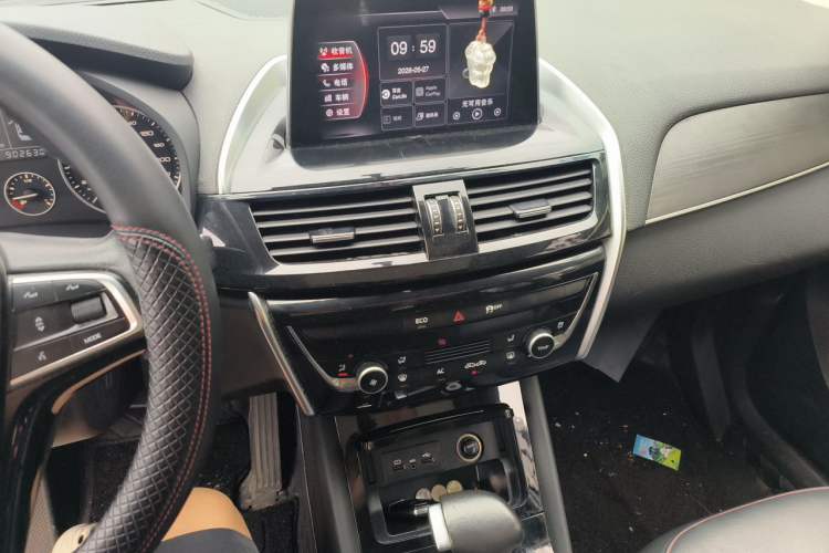 Used BORGWARD BX5 2017 20TGDI Automatic Two-Wheel Drive Pioneer Edition Audio And AC Panel