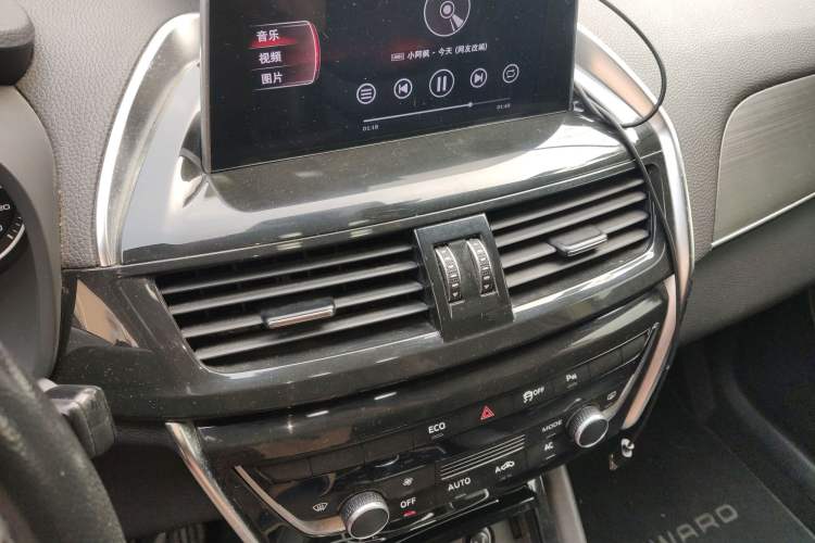 Used BORGWARD BX5 2017 25TGDI Automatic Two-Wheel Drive Sharp Model Audio And AC Panel
