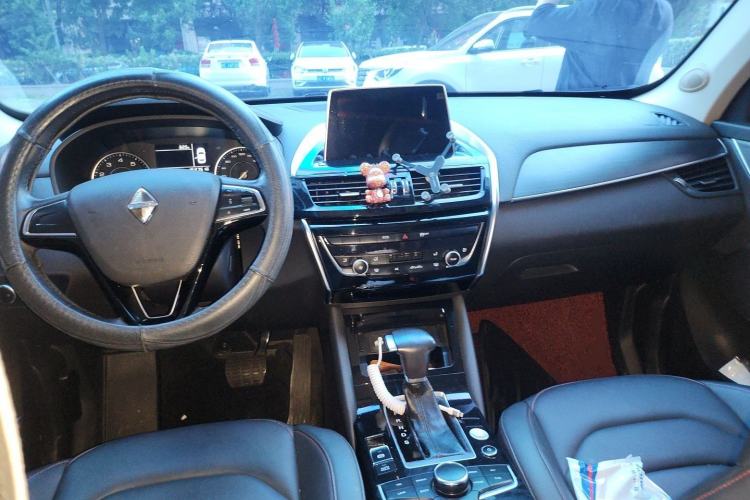 Used BORGWARD BX5 2017 20TGDI Automatic Two-Wheel Drive Pioneer Edition Center Console
