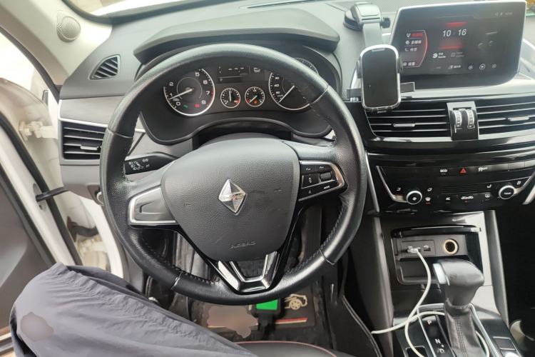 Used BORGWARD BX5 2017 20TGDI Automatic Two-Wheel Drive Pioneer Edition Center Console