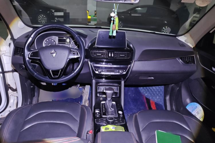 Used BORGWARD BX5 2017 20TGDI Automatic Two-Wheel Drive Pioneer Edition Center Console