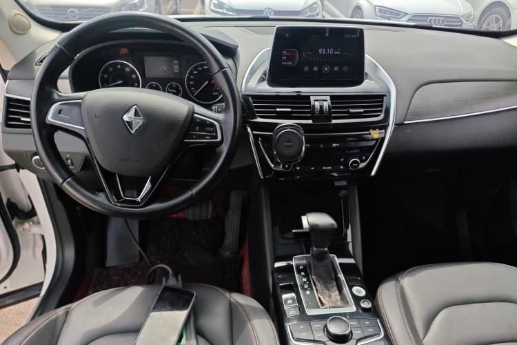 Used BORGWARD BX5 2017 20TGDI Automatic Two-Wheel Drive Pioneer Edition Center Console