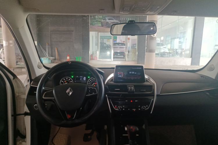 Used BORGWARD BX5 2017 20TGDI Automatic Two-Wheel Drive Pioneer Edition Center Console