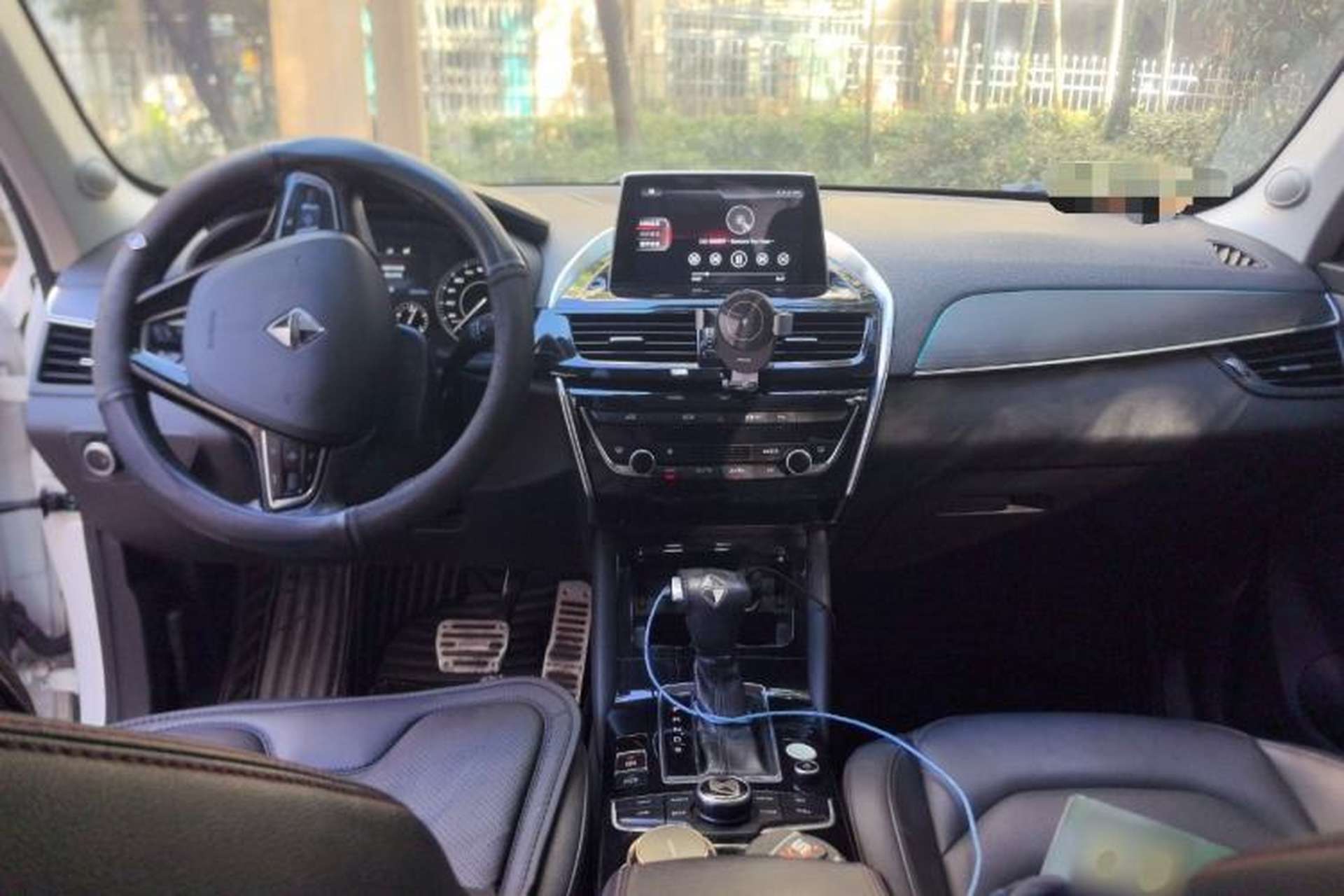 Used BORGWARD BX5 2017 20TGDI Automatic Two-Wheel Drive Leading Edition Center Console