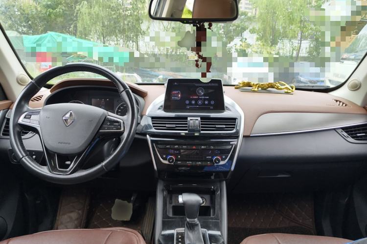 Used BORGWARD BX5 2017 25TGDI Automatic Four-Wheel Drive Premium Model Center Console
