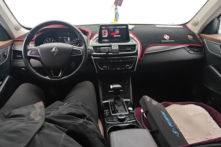 Used BORGWARD BX5 2017 20TGDI Automatic Two-Wheel Drive Pioneer Edition Center Console