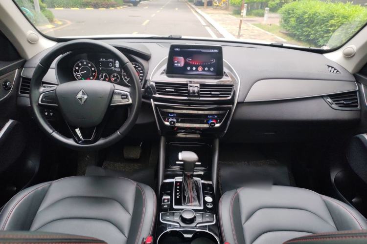 Used BORGWARD BX5 2017 20TGDI Automatic Two-Wheel Drive Pioneer Edition Center Console
