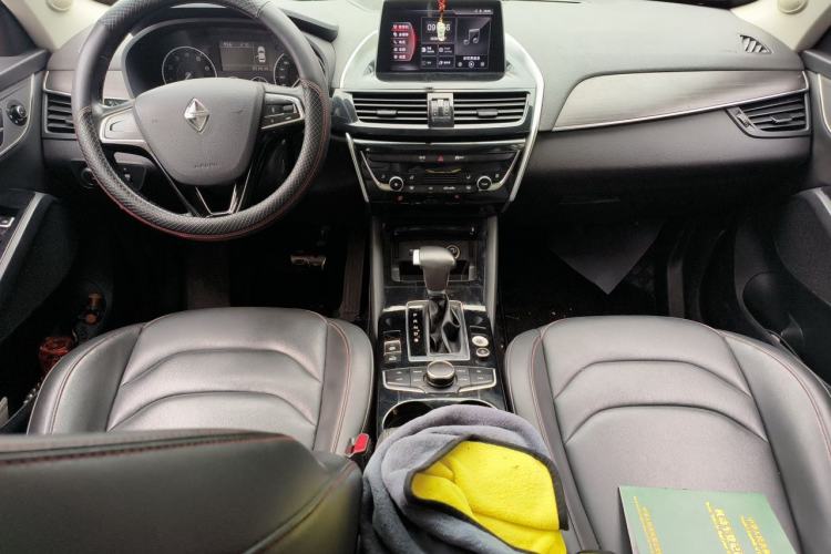 Used BORGWARD BX5 2017 20TGDI Automatic Two-Wheel Drive Pioneer Edition Center Console