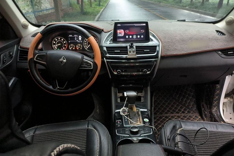 Used BORGWARD BX5 2017 20TGDI Automatic Two-Wheel Drive Pioneer Edition Center Console