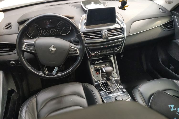 Used BORGWARD BX5 2017 25TGDI Automatic Two-Wheel Drive Sharp Model Center Console