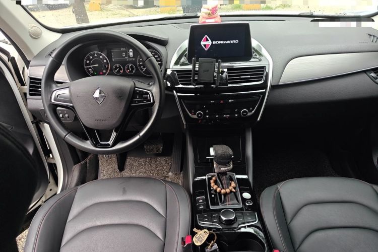 Used BORGWARD BX5 2017 20TGDI Automatic Two-Wheel Drive Pioneer Edition Center Console
