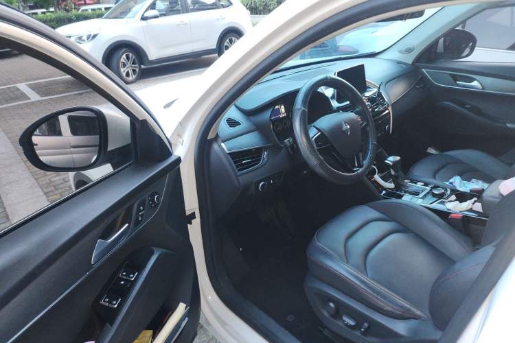 Used BORGWARD BX5 2017 20TGDI Automatic Two-Wheel Drive Pioneer Edition Driver Seat
