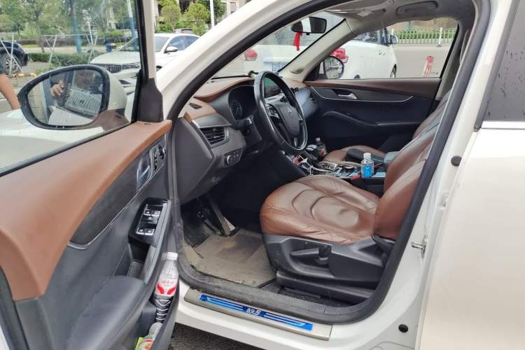 Used BORGWARD BX5 2017 25TGDI Automatic Two-Wheel Drive Fashion Plus Model Driver Seat