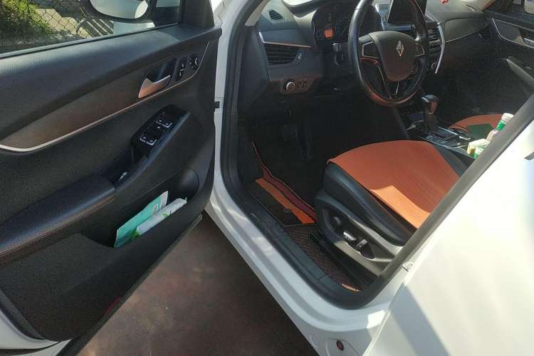 Used BORGWARD BX5 2017 20TGDI Automatic Two-Wheel Drive Pioneer Edition Driver Seat